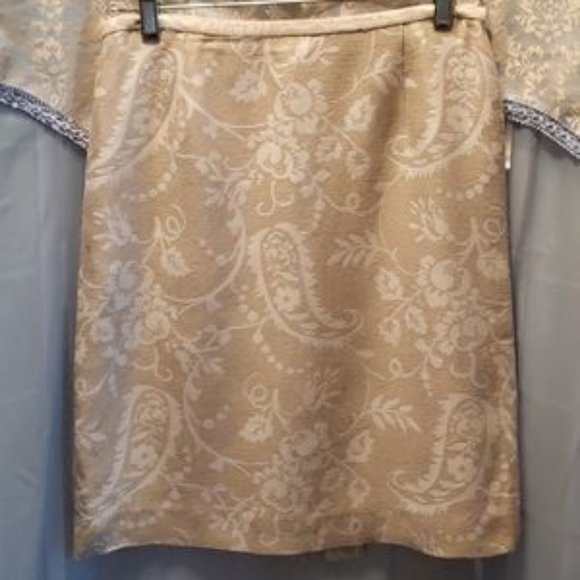 NEIMAN MARCUS EXCLUSIVE 2PC CRM SKIRT SUIT SZ 8 - Picture 8 of 8